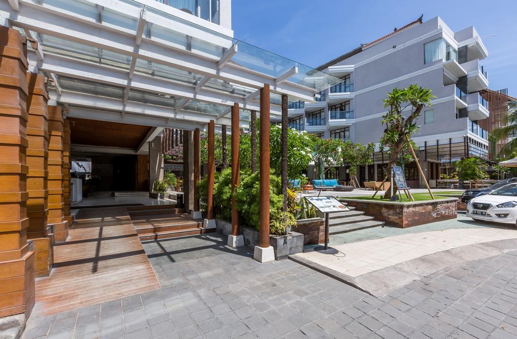 Wyndham Garden Kuta Beach Bali Екстер'єр фото